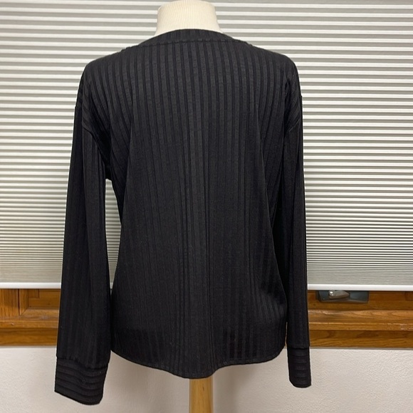 Vince Camuto Black Rib Knit V-Neck Long Sleeve Top Size Small - Picture 6 of 9